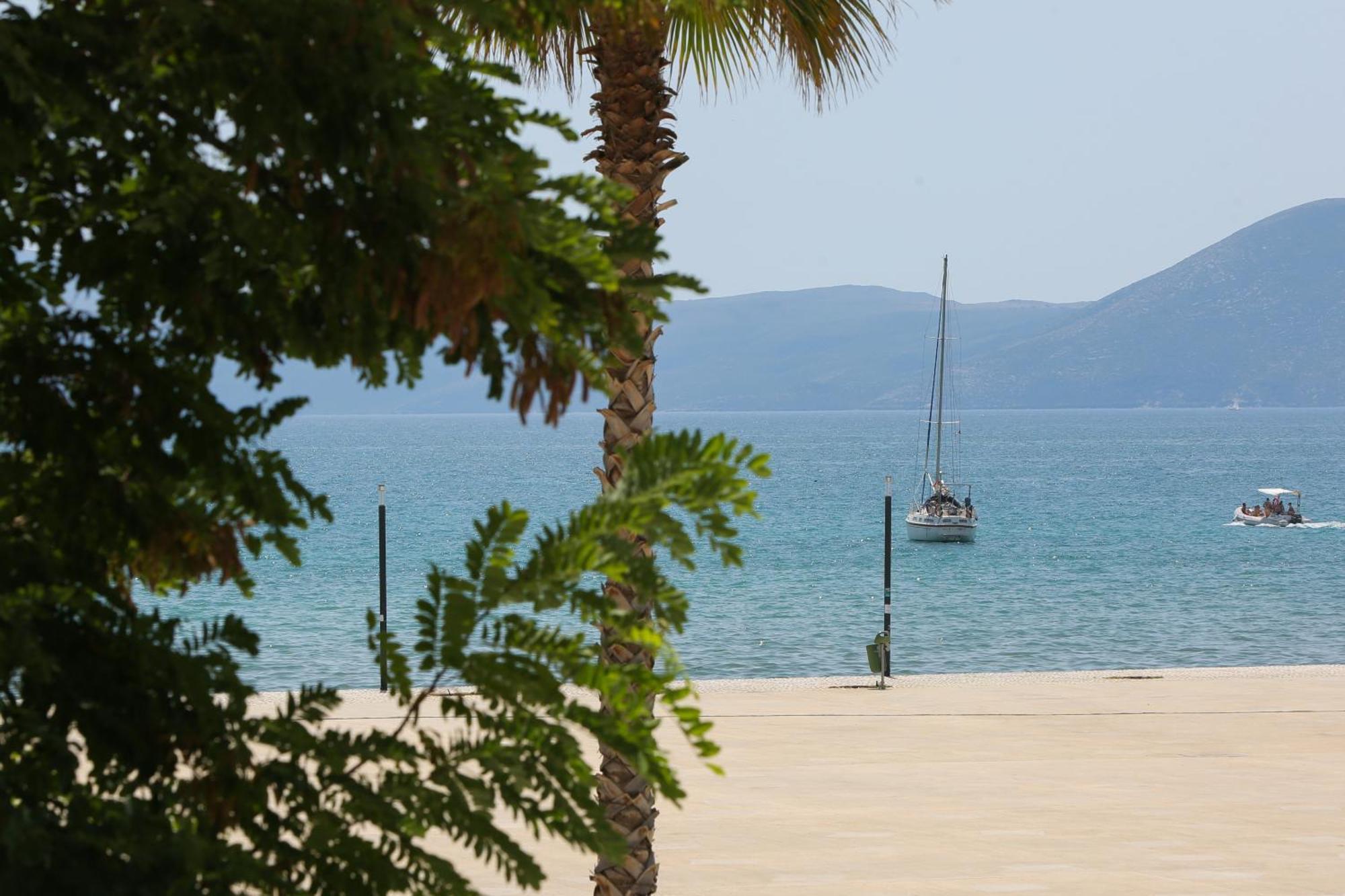 Hotel Brooklyn Vlorë Buitenkant foto