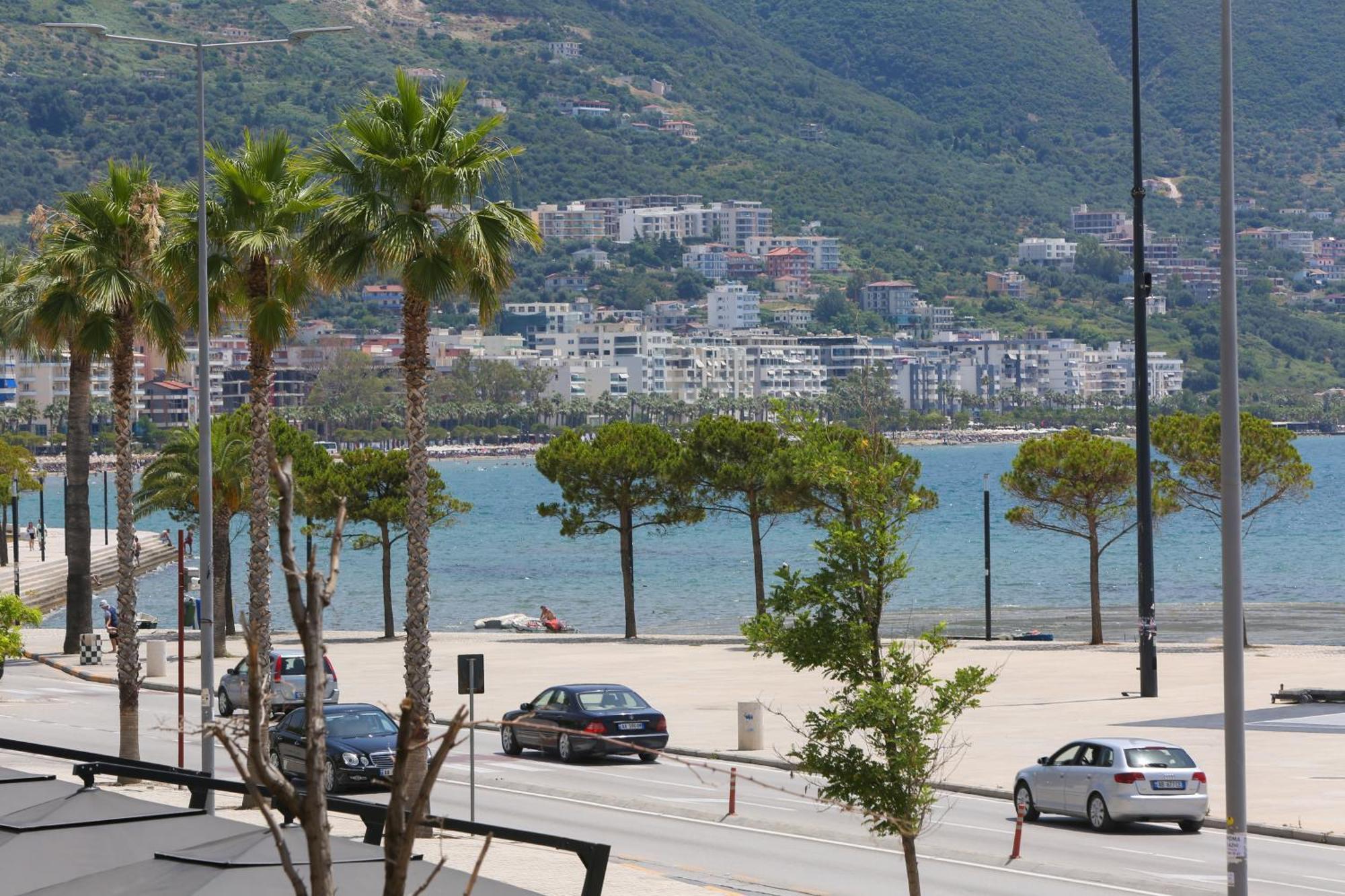 Hotel Brooklyn Vlorë Buitenkant foto