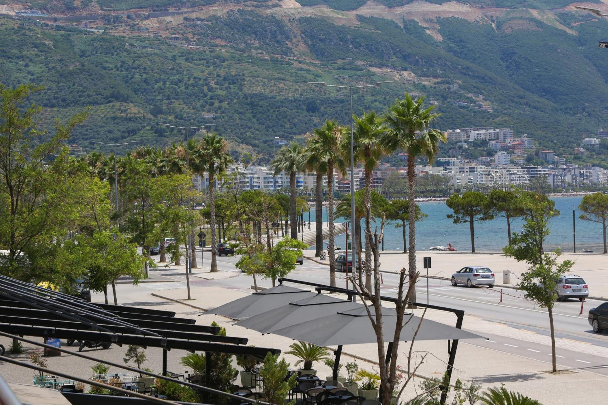 Hotel Brooklyn Vlorë Buitenkant foto