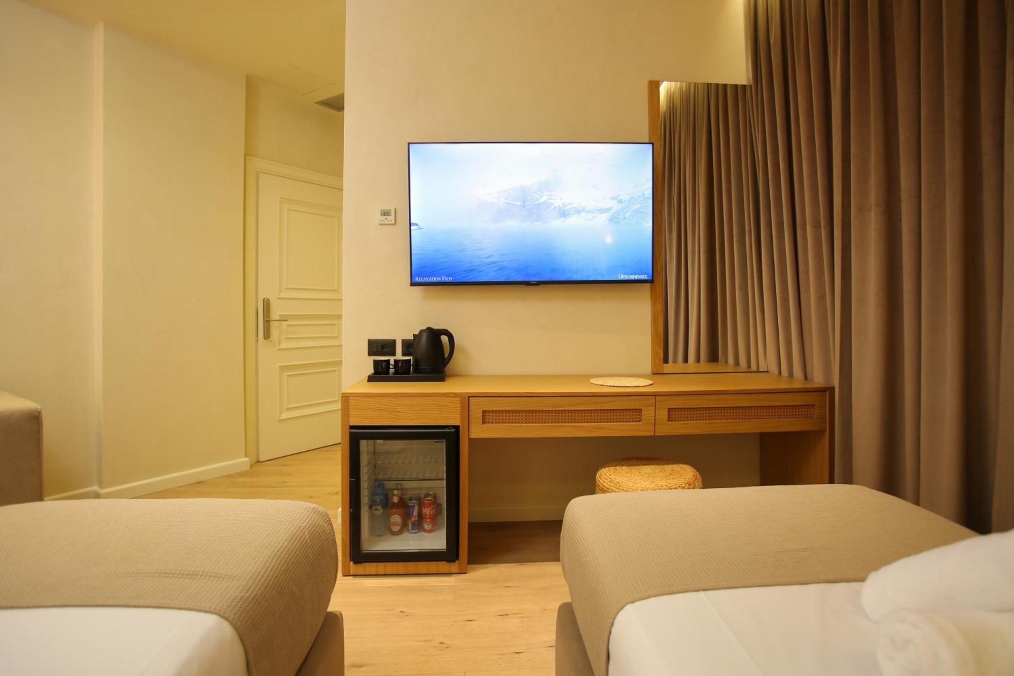 Hotel Brooklyn Vlorë Buitenkant foto