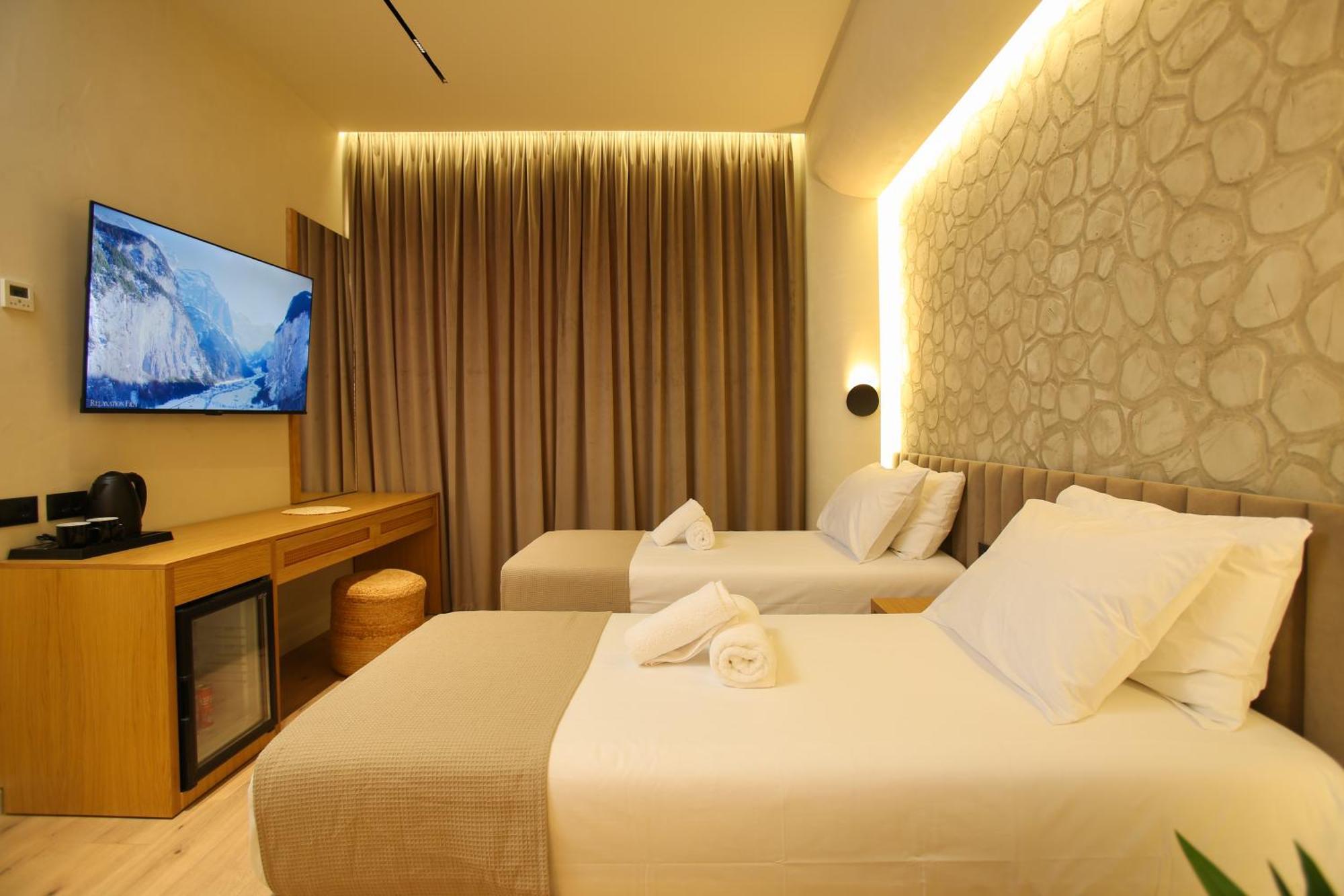 Hotel Brooklyn Vlorë Buitenkant foto