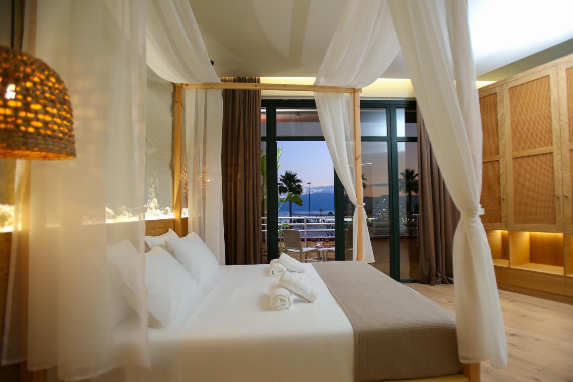 Hotel Brooklyn Vlorë Buitenkant foto