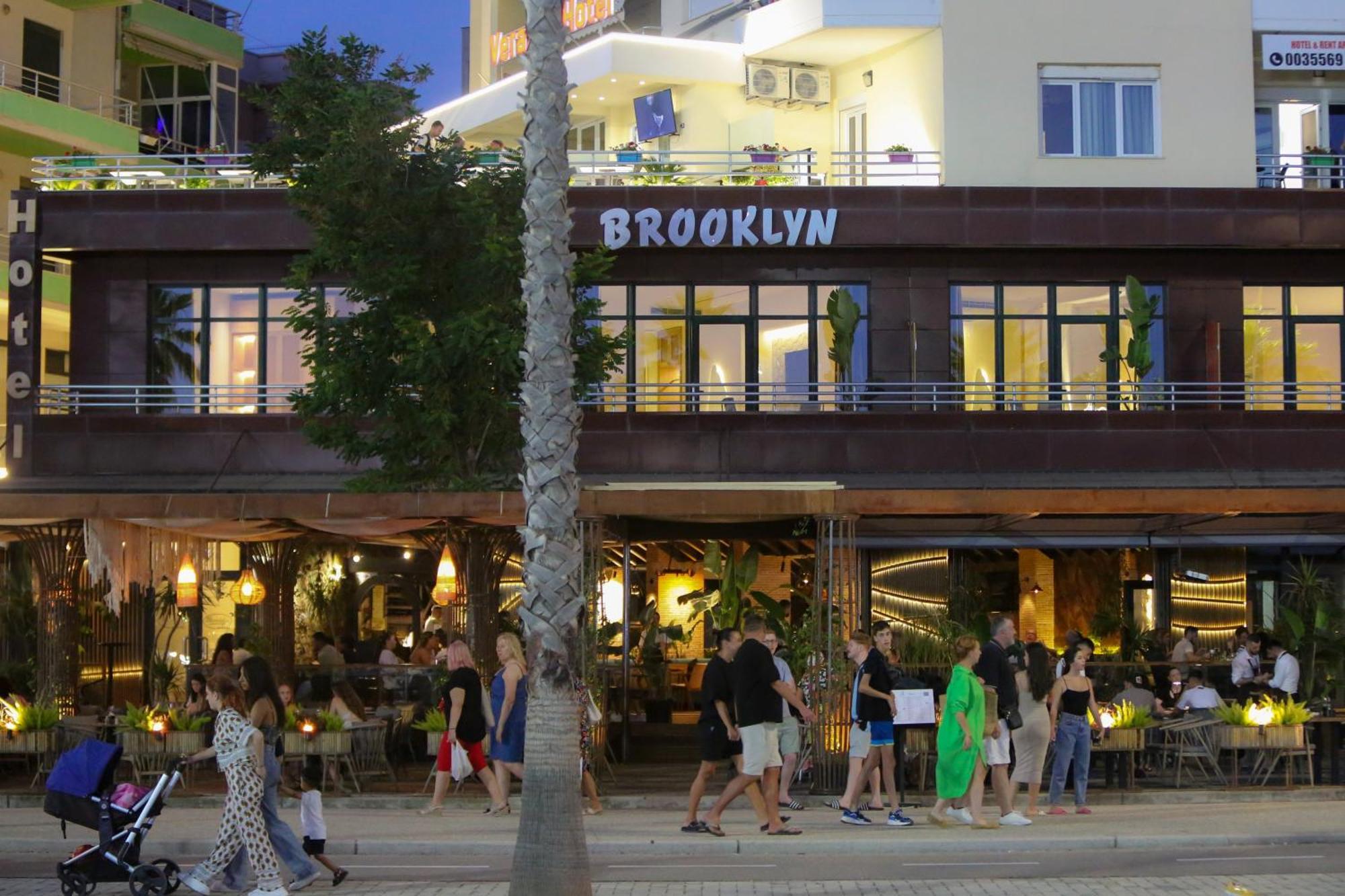 Hotel Brooklyn Vlorë Buitenkant foto